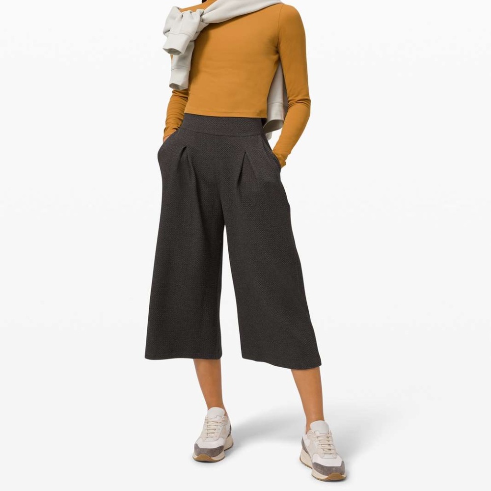 Lululemon Can You Feel The Pleat Crop *21 Size 10